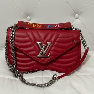 Louis Vuitton New Wave Chain Bag Quilted Leather MM